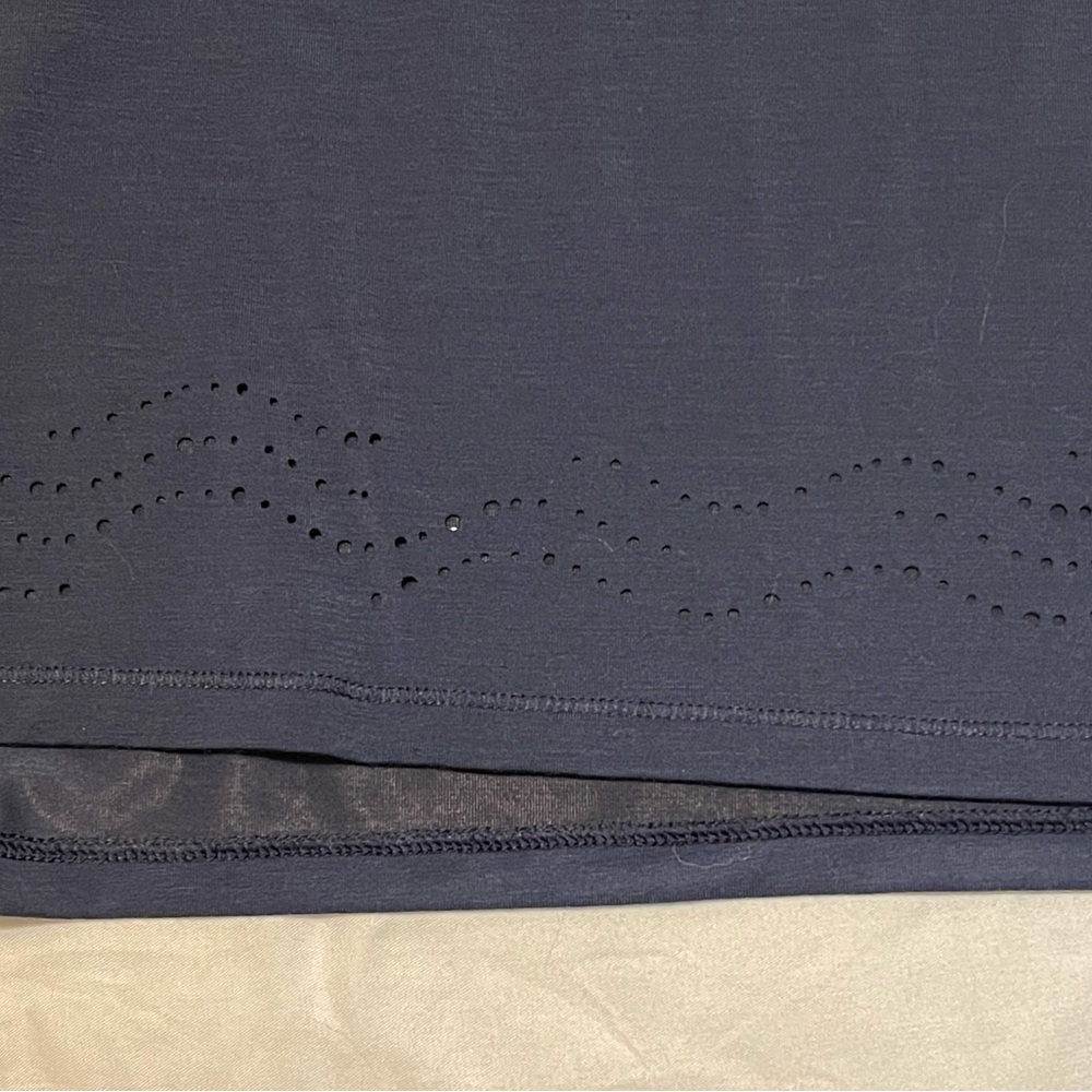 Women’s Athletic Outfit - Size Medium - Picture 3 of 7